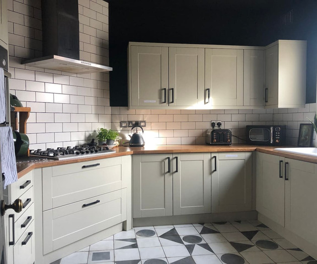Central Mill Hill Home – Spacious 4BR Free Parking