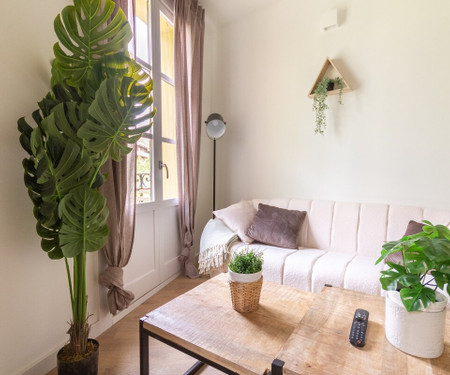 VLF2A2R3- Hab. in a very bright apartment in Eixample