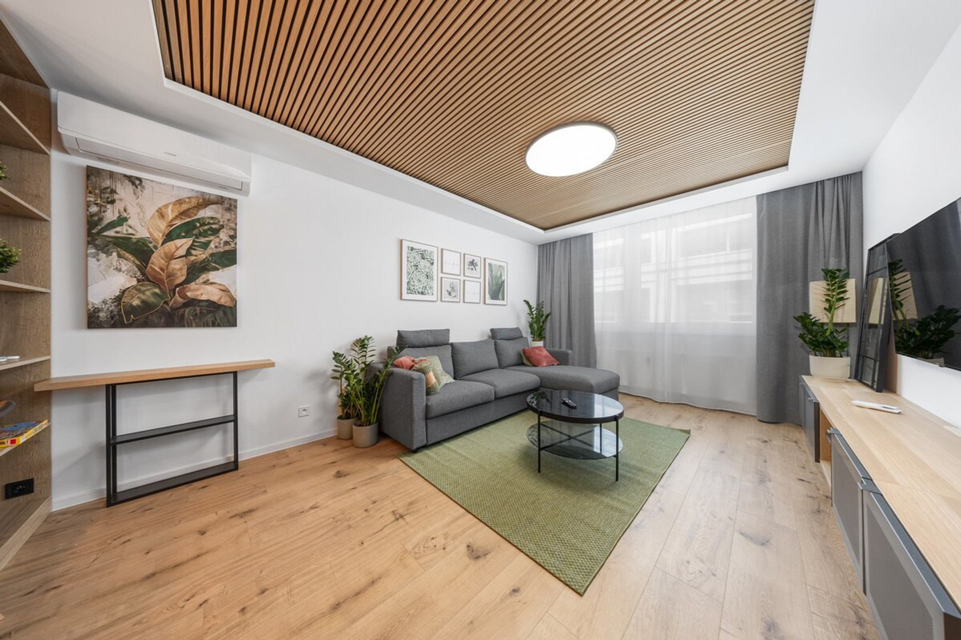 Living room image 2
