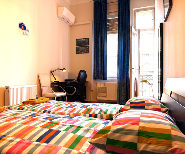 Central 2-Bedroom Apartment with Private Balcony