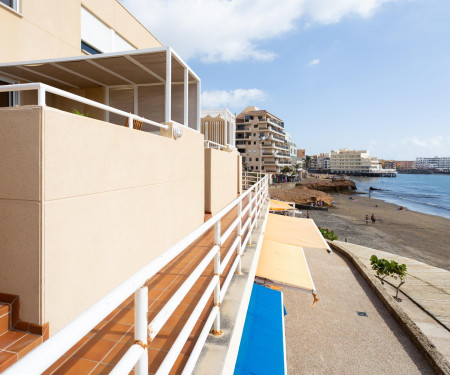 Beach Life Apartment: exclusive sea front triplex