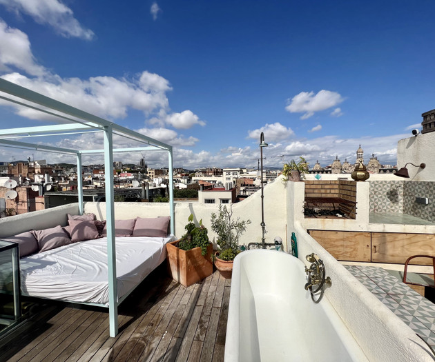 Outdoor Bathtub! Rooftop with Amazing 360° Views