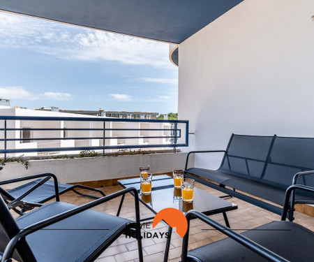 #169 Balcony w/ Sea and Pool View, AC