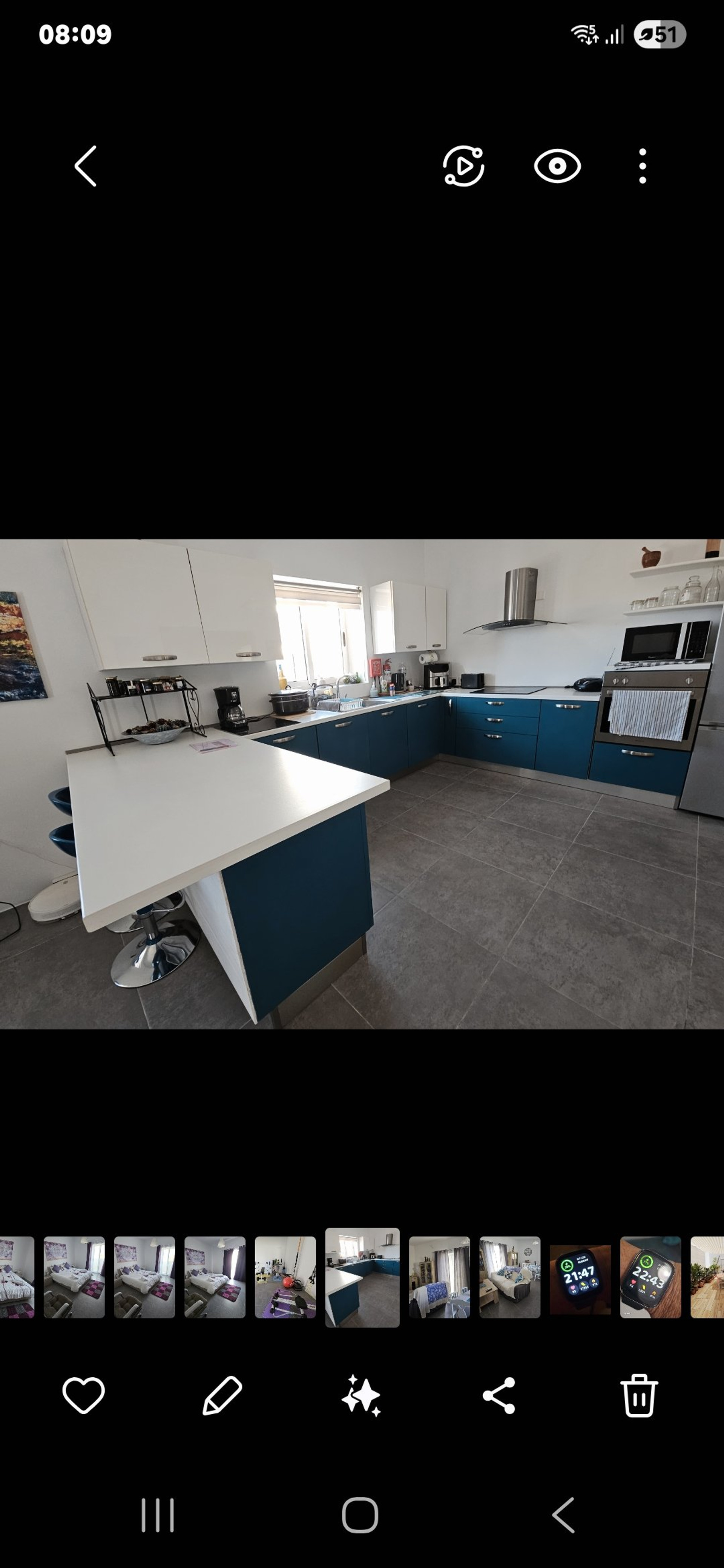 Shared full kitchen