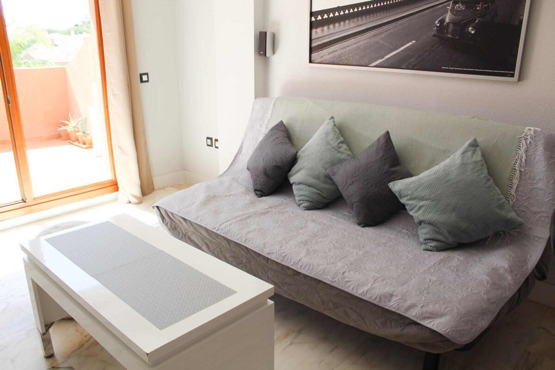 Living room image 3