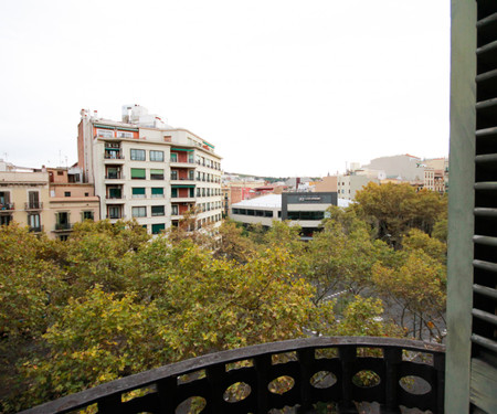 R0302- Room in flat to share in Eixample