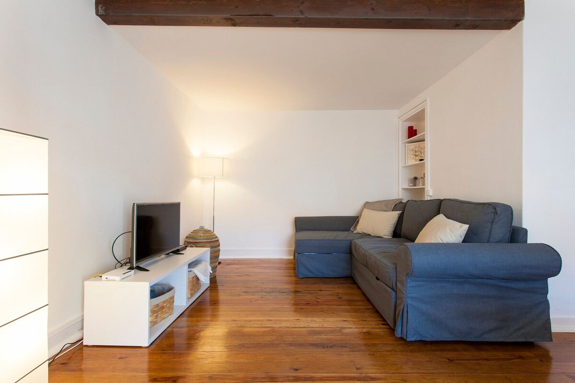 Living room image 3