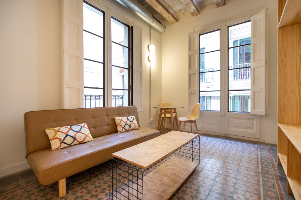 Historic apartment in Gothic preview