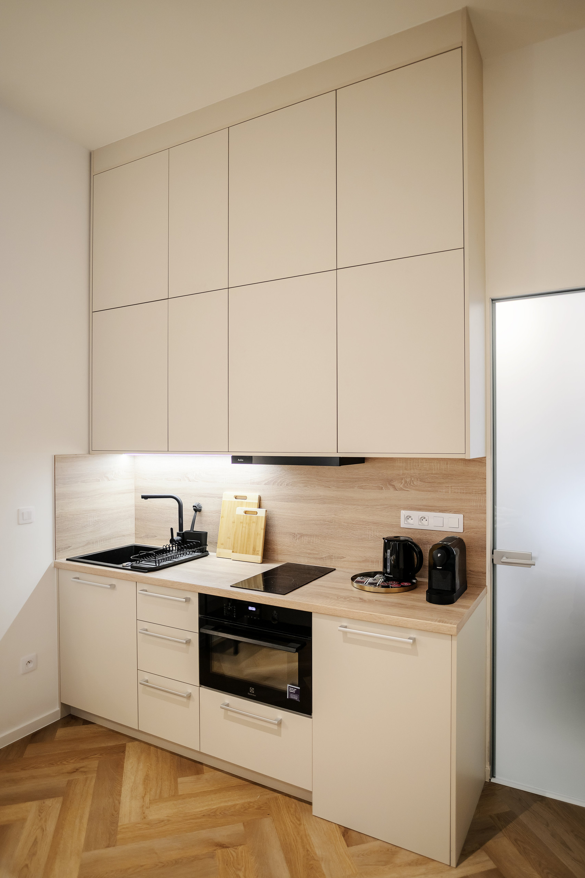 Modern kitchenette with oven appliances
