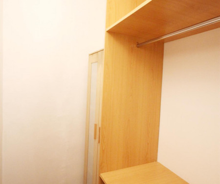 R0158- Room in flat to share in Barcelona