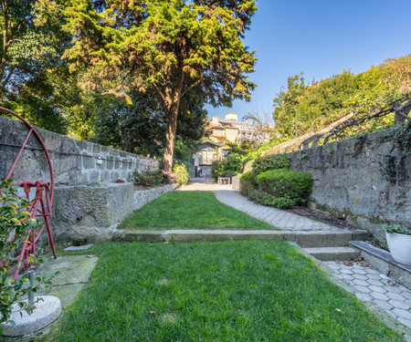 Spacious Captivating Flat | Terrace