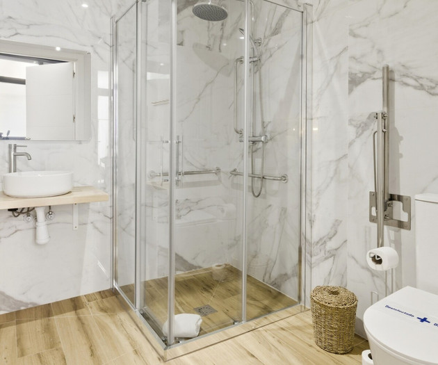 Full bathroom
