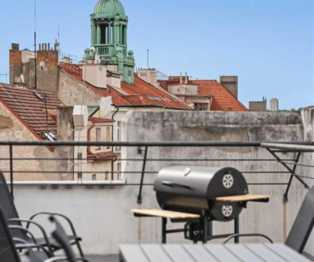 DiCaprio Penthouse | Rooftop Terrace & Jacuzzi