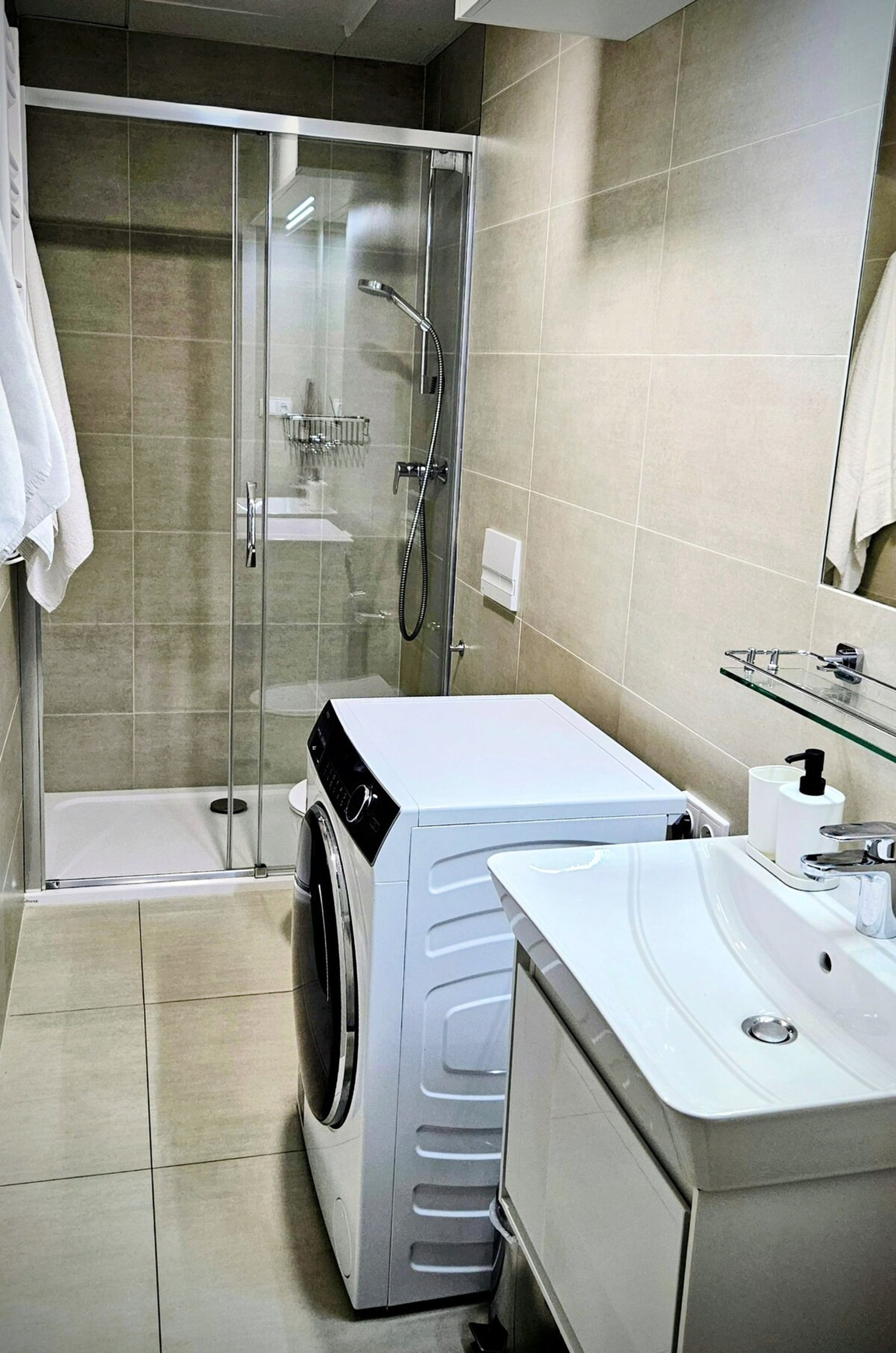 Full bathroom
