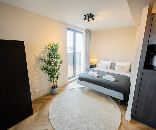 Charming City Penthouse Studio KS