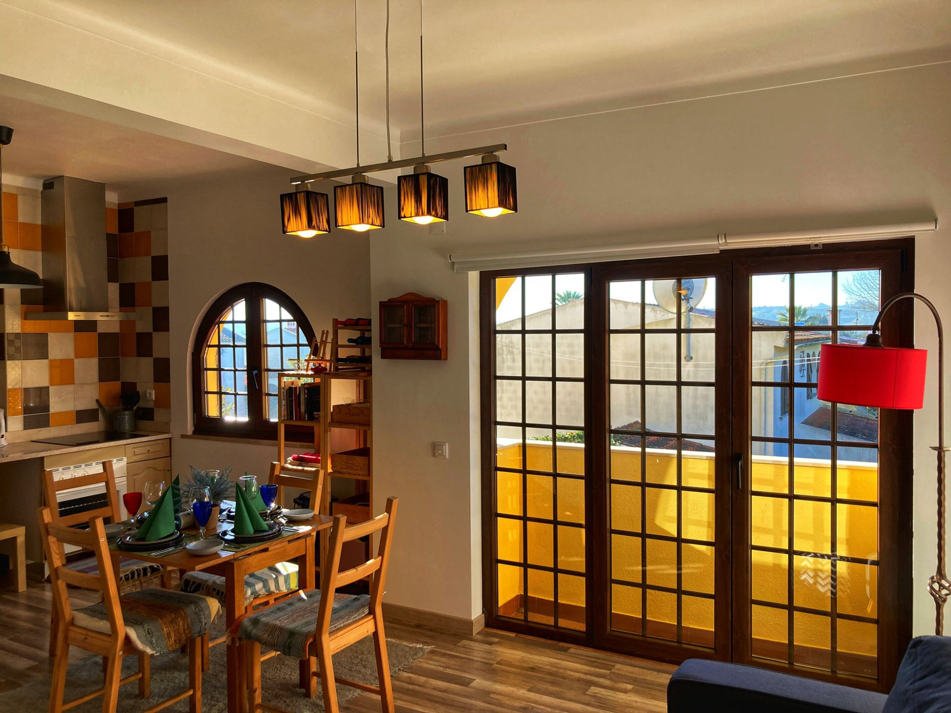Sala de estar com espaço amplo