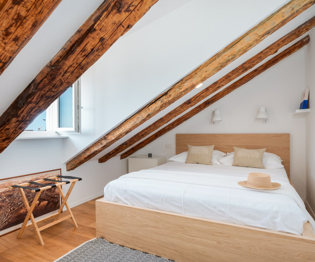 “Stylish 2 BR Retreat on Split’s Seaside Riva“