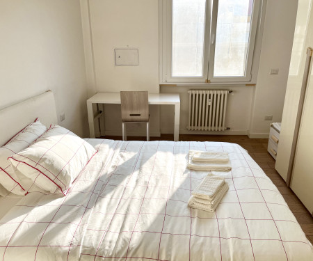 Queen-size bed Room in Milan Center(nearby subway)