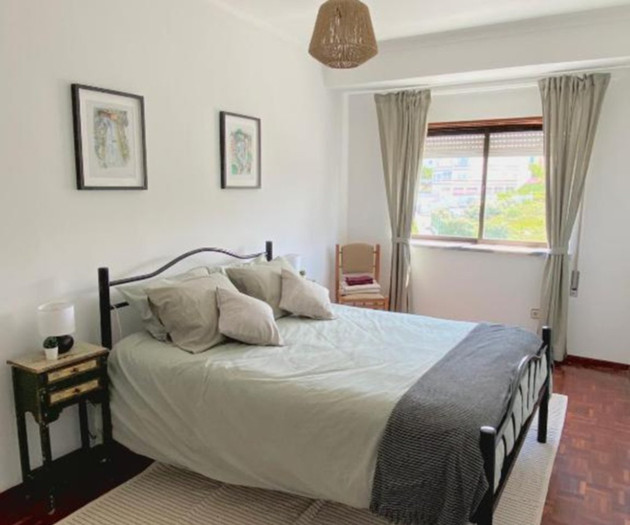 Apartment with Balcony, 5 min from the Beach