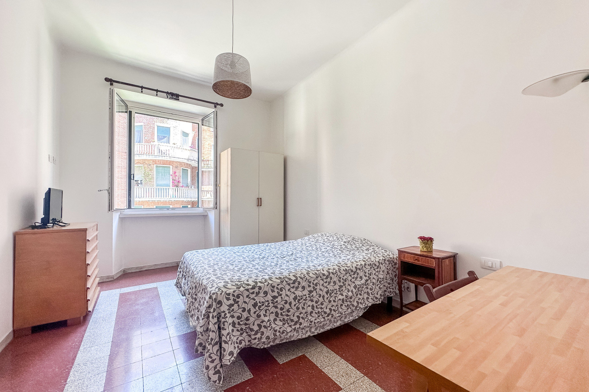 Bedroom with double bed