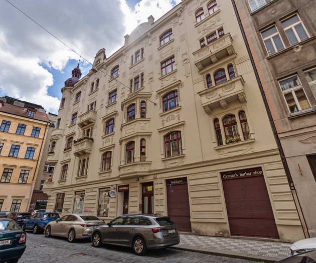 Modern Downtown 2BR Apartment Steps from Wenceslas