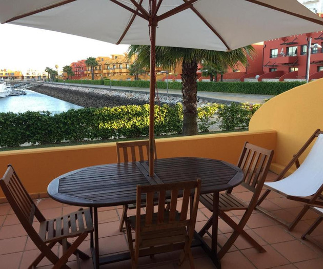 Luxury Apartment, with pool and beach
