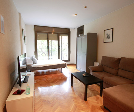 Habitación en piso compartido  Montjuic R0053