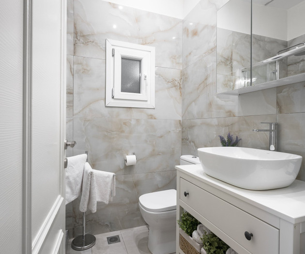 AnT-one Designer Neo-Classical Central Apartment