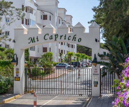 Beachfront flat in Mi Capricho. Marbella