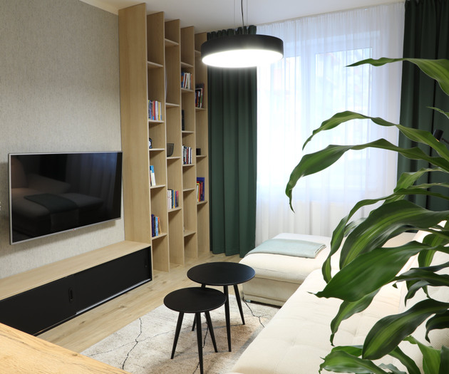 2 bedroom apartment with a balcony city center
