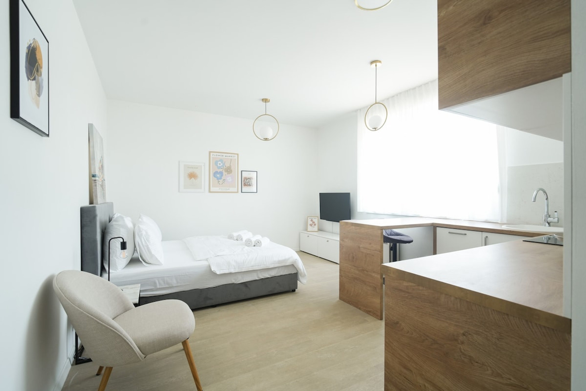 Bedroom image 3