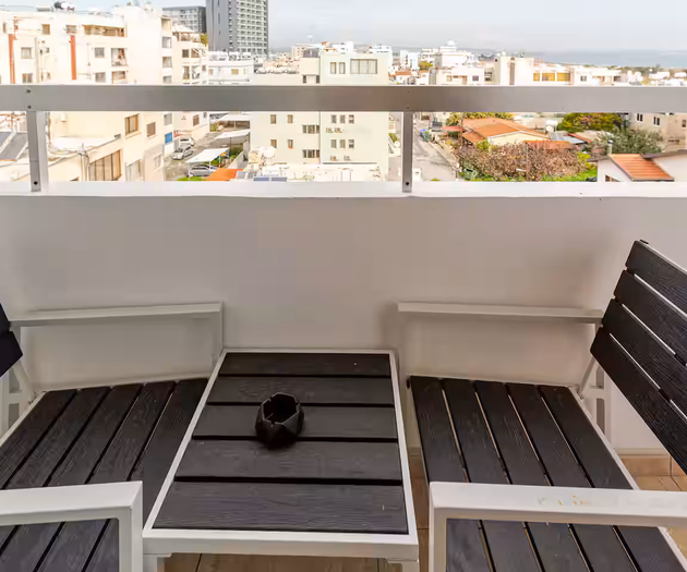 Seaside View 1-bedroom apartment!
