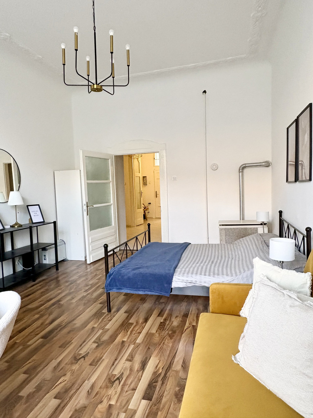 Charming 1-Bedroom Flat for Rent – Király utca 51 preview