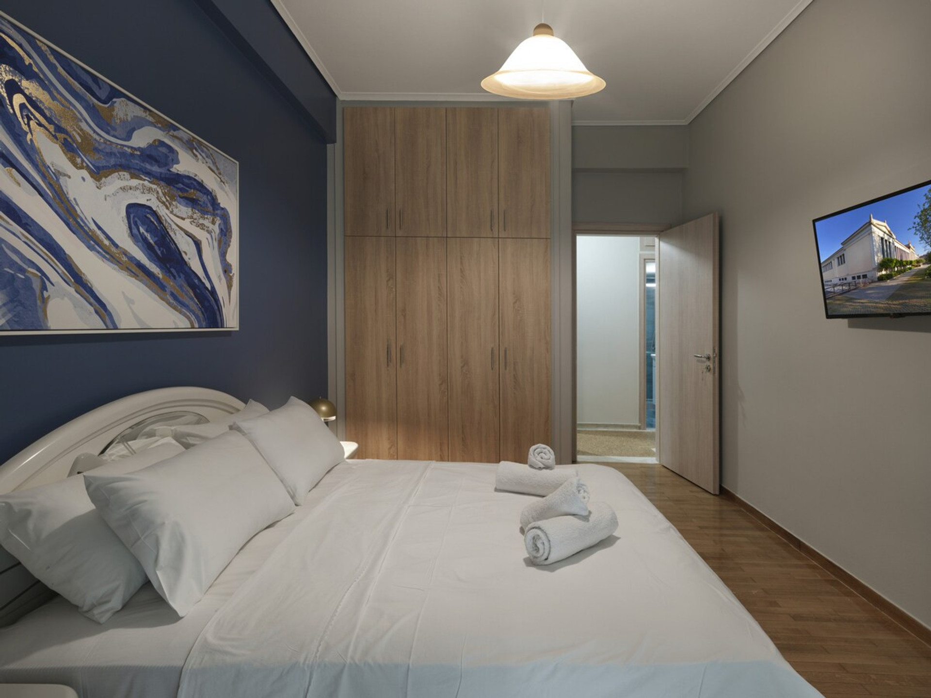 Bedroom image 3