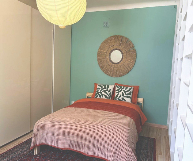 Quiet renovated studio with home office