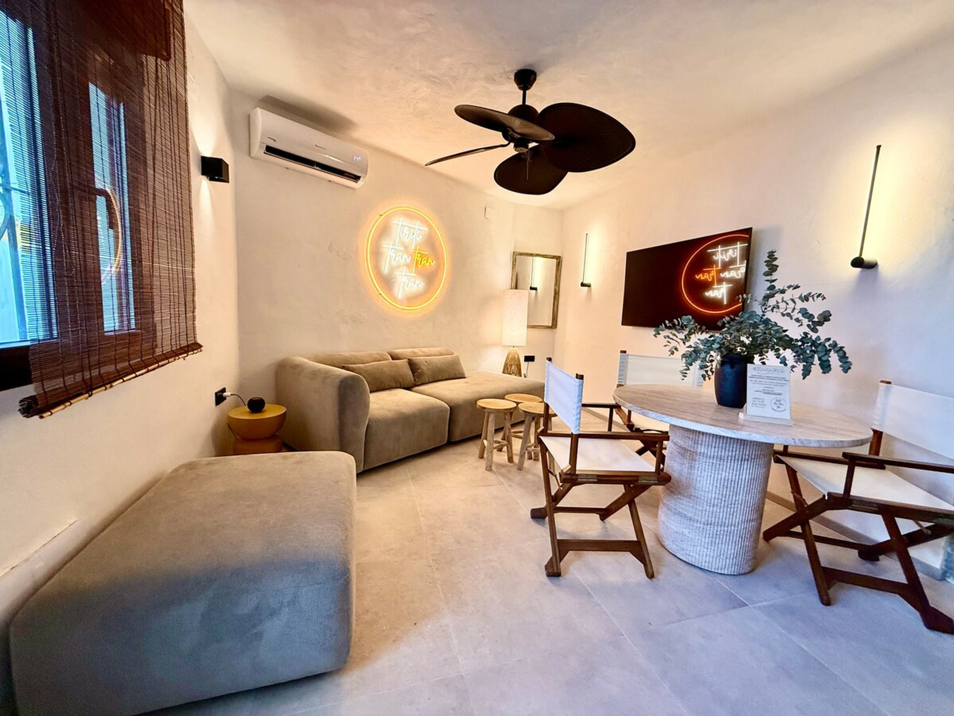 Living room image 1
