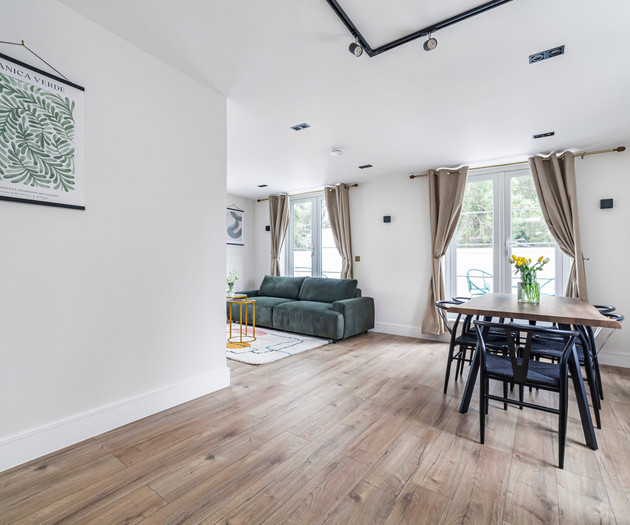 Chic and Classy 2BR Penthouse w/ Parking, 6 Guests