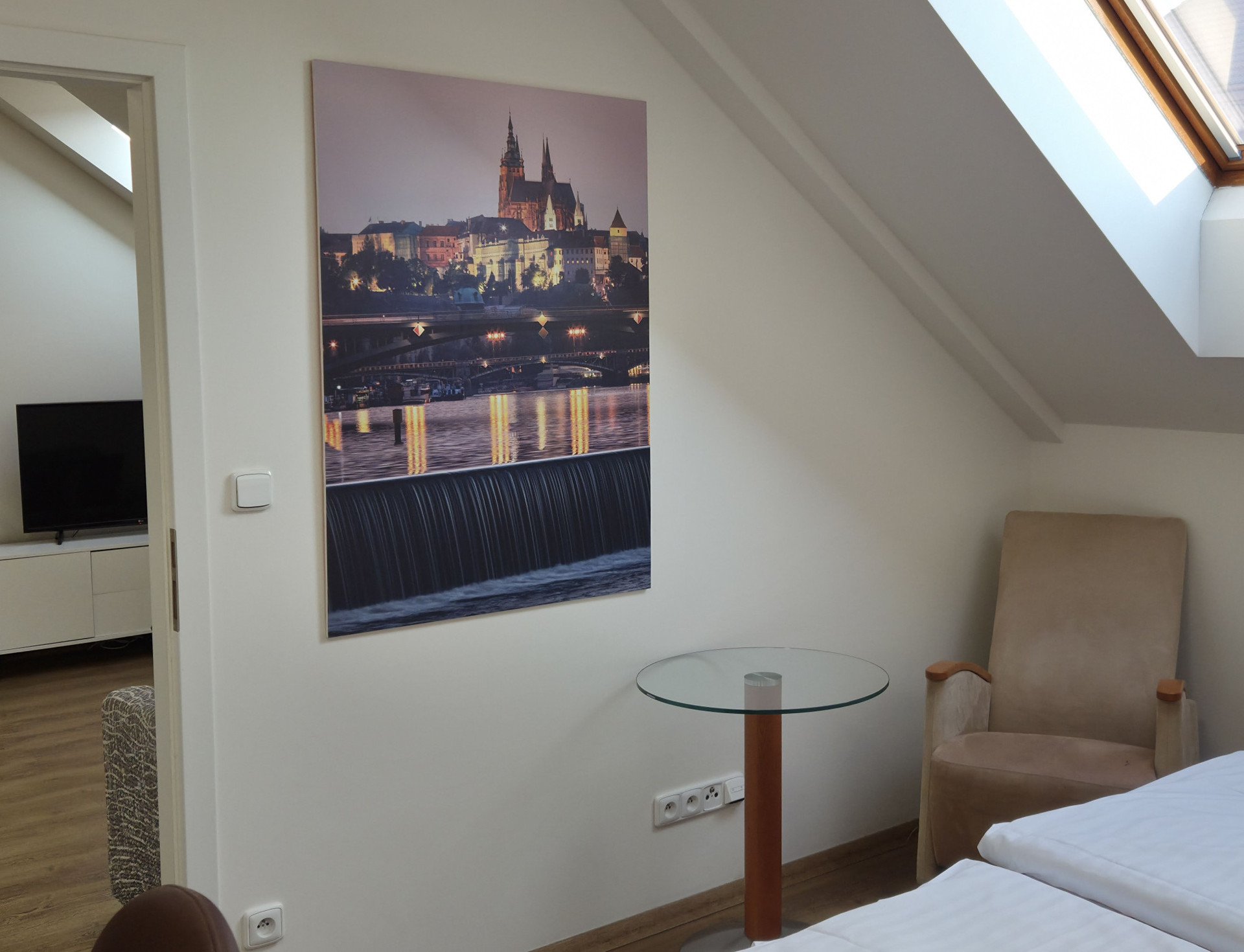 Apartment 52