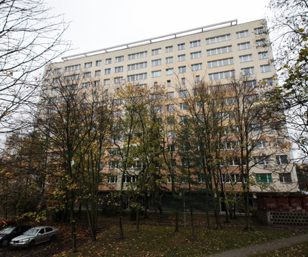 Apartment with nice balcony, near Metro