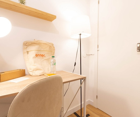 R0409- Room in Co-living Raval