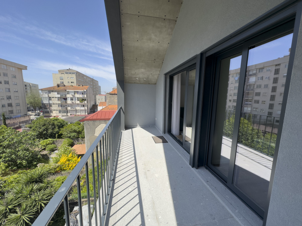 One Bedroom Apartment with balcony