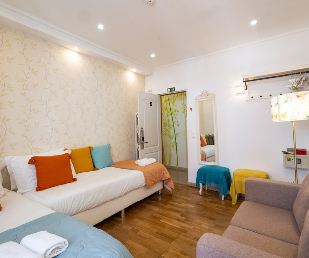 Guesthouse 5 suites 10 Guests 5 wc Avenue liberty