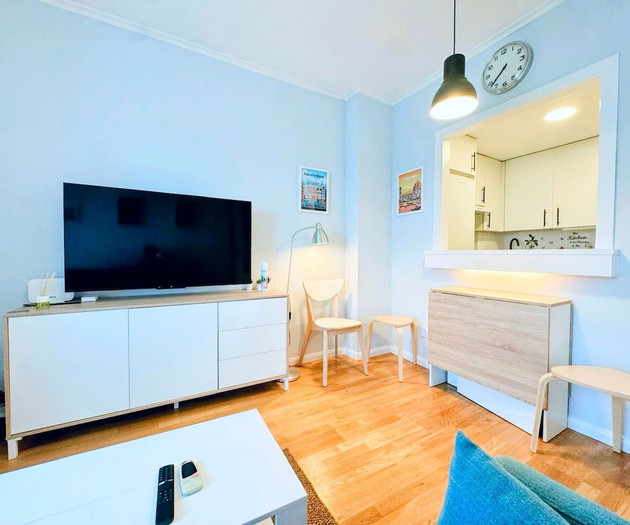 Airport Madrid Plenilunio Suites Green by beBalmy
