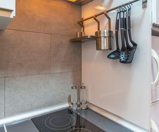 Full kitchen