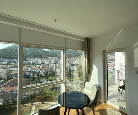 BIG Flat in Center of Budva