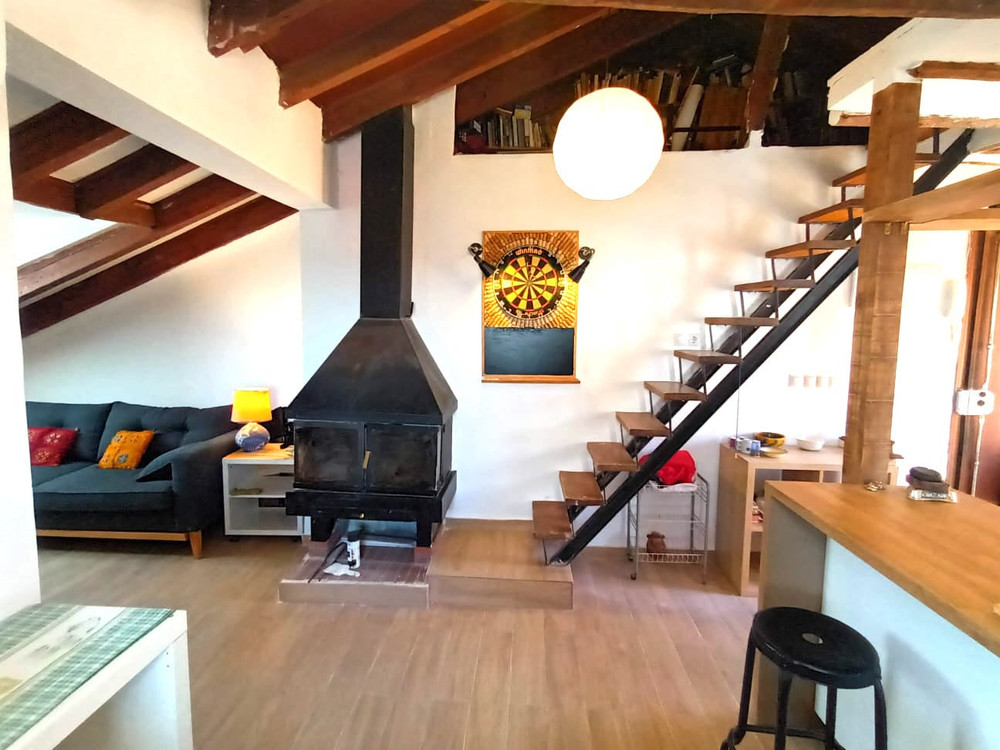 Gorgeous flat with views ideal for couples . preview