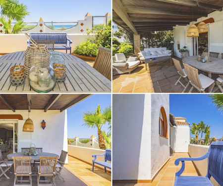 Cubo's Beachfront Marina de Casares House