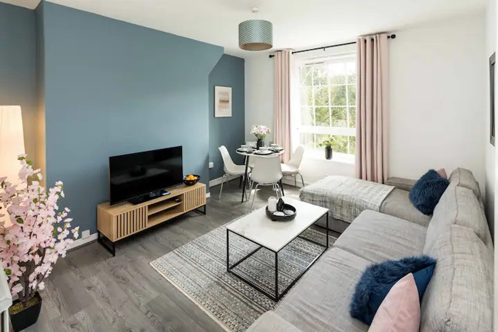 Sunny 2B/1B Flat near London Bridge preview