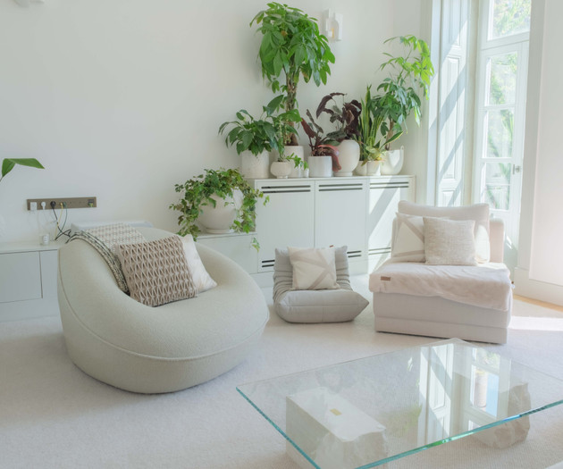 Your Lisbon Oasis: 3-Bed Apartment with Pool & Out
