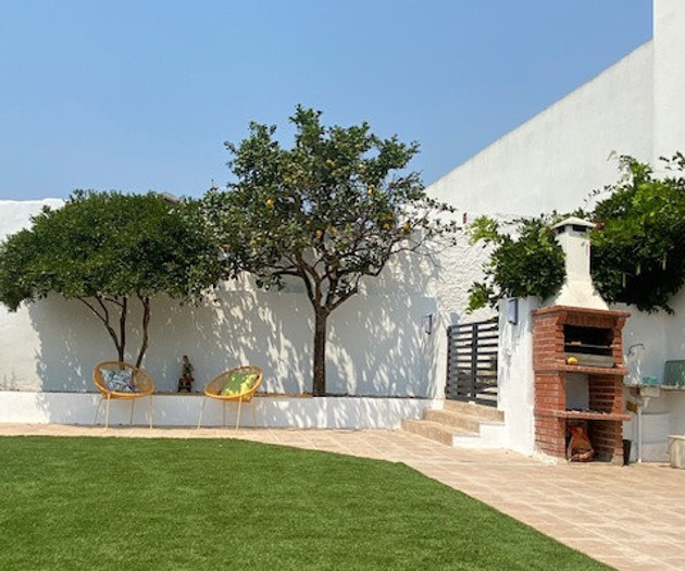 Work and leisure in an artful environment